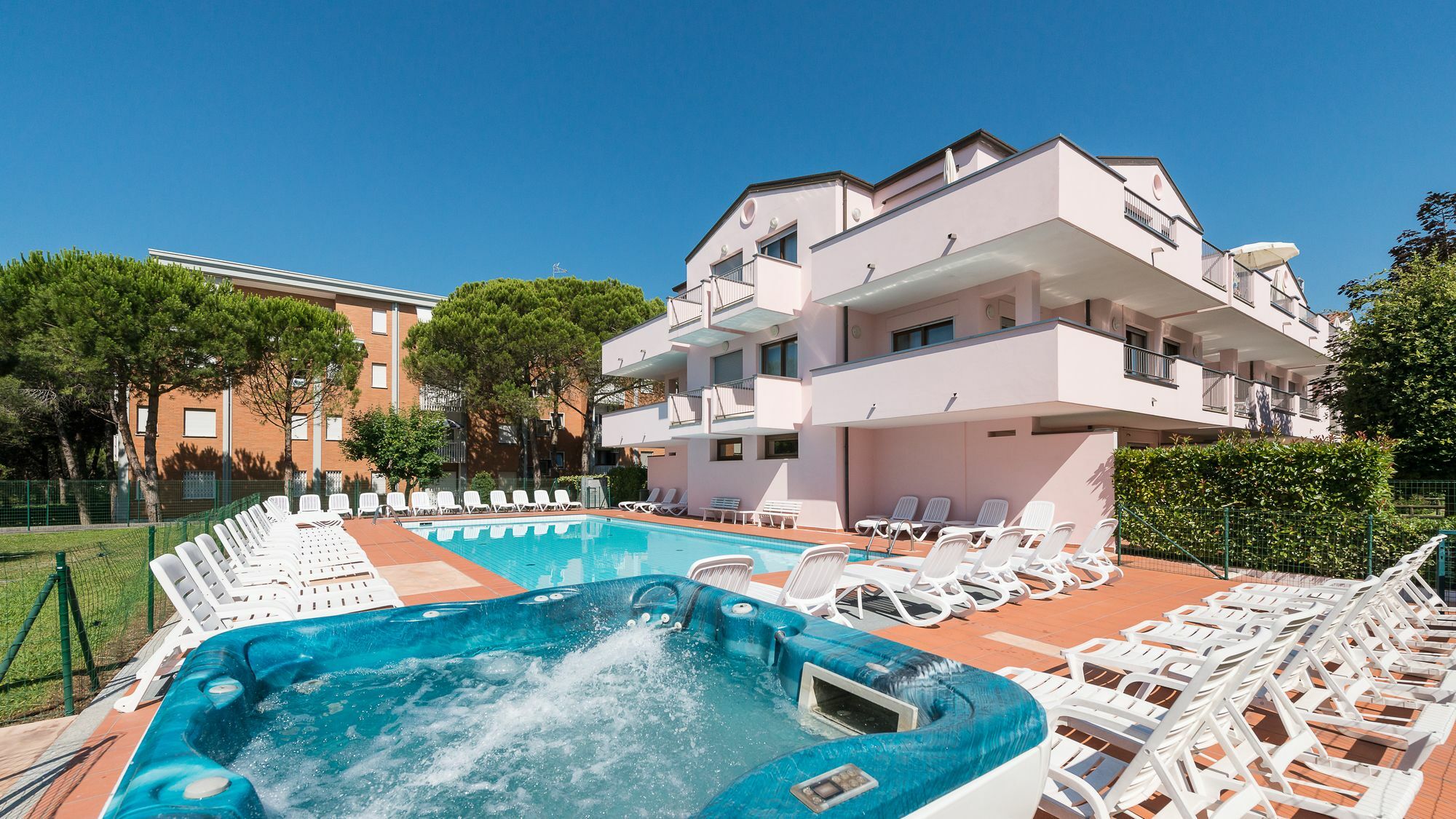 Bosco Canoro East Eco Resort Бибионе Экстерьер фото